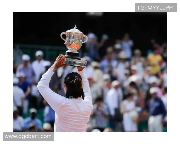 深度对话:杨敏如何在网球世界中追寻梦想与挑战人生